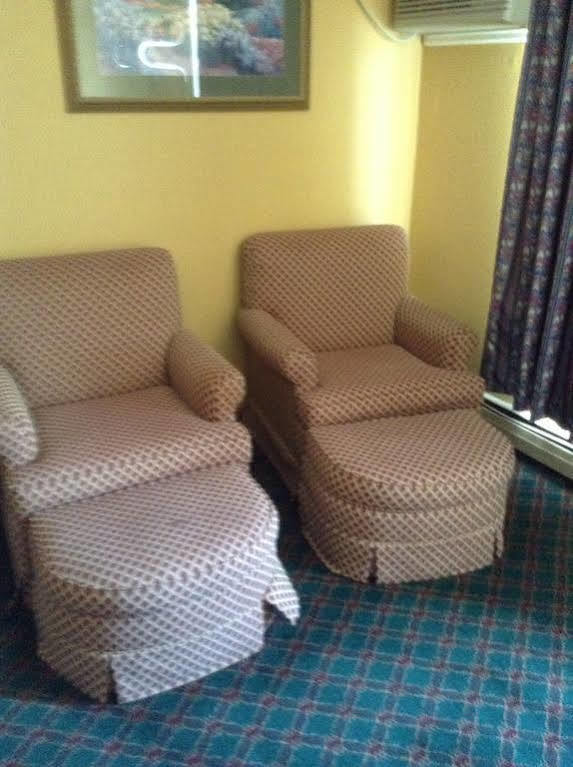 Timber Motel Clinton Экстерьер фото